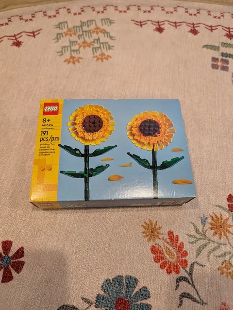 LEGO Botanicals: Sunflowers (40524) - NWT