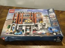 New LEGO Creator Expert CORNER GARAGE 10264 Retired Modular Building Box Squish
