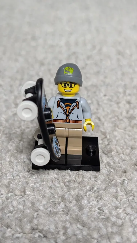 LEGO Street Skater minifigure CMF Series 4 8804