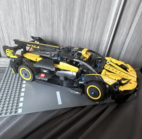 LEGO Technic 42151 – Bugatti Bolide 905 pcs Complete Set
