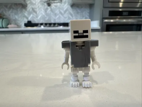 LEGO Minecraft Cube Skull Skeleton Minifigure with Armor