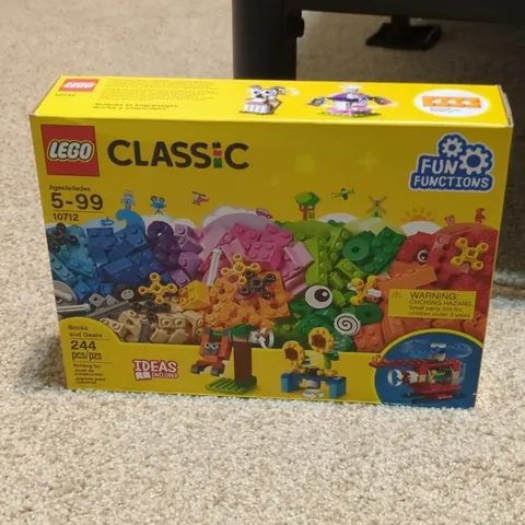 LEGO Classic Fun Functions Bricks and Gears Set 10712 244 pcs Ages 5-99 Box