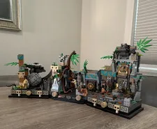 LEGO 77015 Indiana Jones Raiders Temple of the Golden Idol 1545pc Display Stand