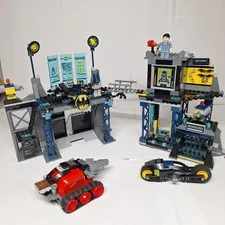 LEGO DC Comics Super Heroes: The Batcave (6860)