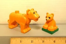 Vtg LEGO Duplo Lion Female and Cub Safari Zoo Lot of 2pcs.