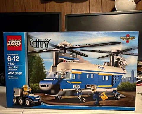 LEGO City Police Heavy-Duty Helicopter 4439 Complete Set 393 pcs NEW SEALED