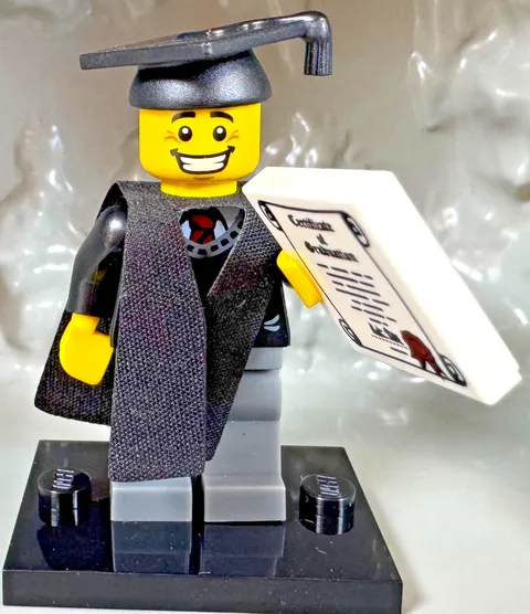 LEGO 8805 CMF Series 5 Graduate Minifigure col05-1 Complete New w/Accessories