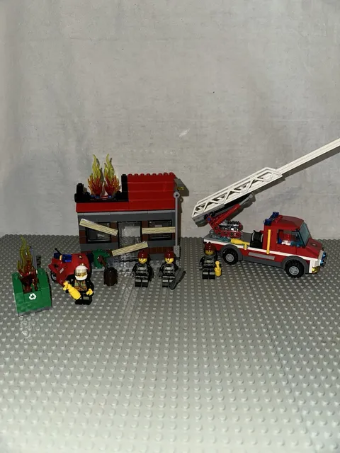 LEGO CITY: Fire Emergency (60003) + (60000) 100% Complete