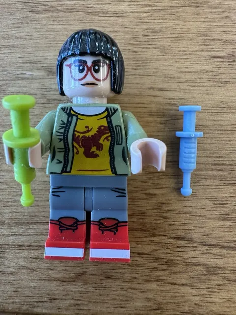 LEGO Zia Rodriguez minifigure Jurassic World With Syringes