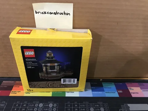 LEGO 6564644 Amelia Ticket Booth - New Factory Sealed Slightly Damaged Box-READ!