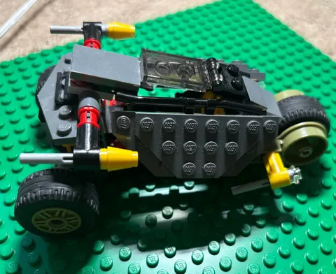 LEGO Teenage Mutant Ninja Turtles: Stealth Shell in Pursuit (79102) vehicle