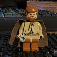 LEGO 7255 Obi-Wan Kenobi w/Saber Hilt + Cape