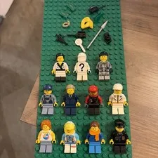 100% Genuine Lego Bulk vintage Minifig Lot OF 11 Figs Great Condition USED (38)