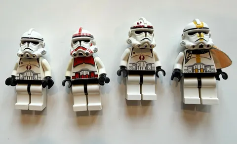 Lego Star Wars Clone Trooper w/ Black Head 4 Minifigure Lot: 327th, Barc, Shock
