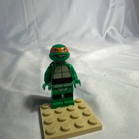 LEGO TMNT Teenage Mutant Ninja Turtles Michaelangelo Grin Minifig