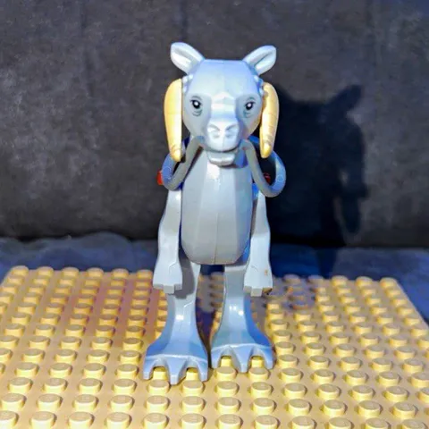 LEGO Star Wars Tauntaun Animal Figure (Equipped with Brown Saddle)