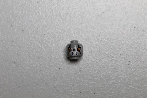 LEGO Legends of Chima Minifigure Worriz Head Only