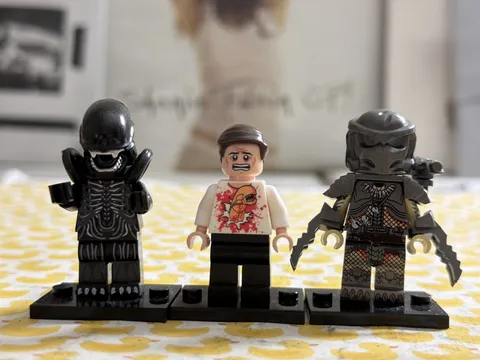 ALIEN vs PREDATOR KANE CHESTBURSTER XENOMORPH LOT LEGO MINIFIG sci-fi horror