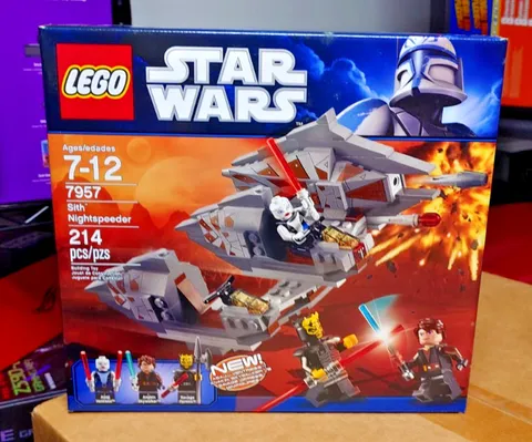 NEW SEALED LEGO Star Wars 7957: Sith Nightspeeder