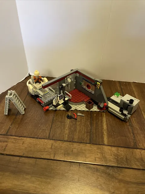 LEGO Jurassic World - Jurassic Park Velociraptor Chase Set 75932 Build Only