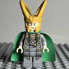 LEGO - sh0033a - Loki - 3.9cm Cape - Super Hero - Minifigure - Ships Fast - 3D