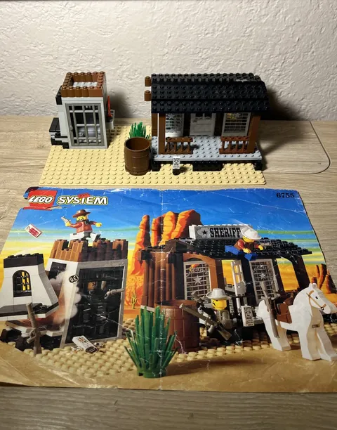 LEGO Western: Sheriff's Lock-Up 6755 Incomplete 