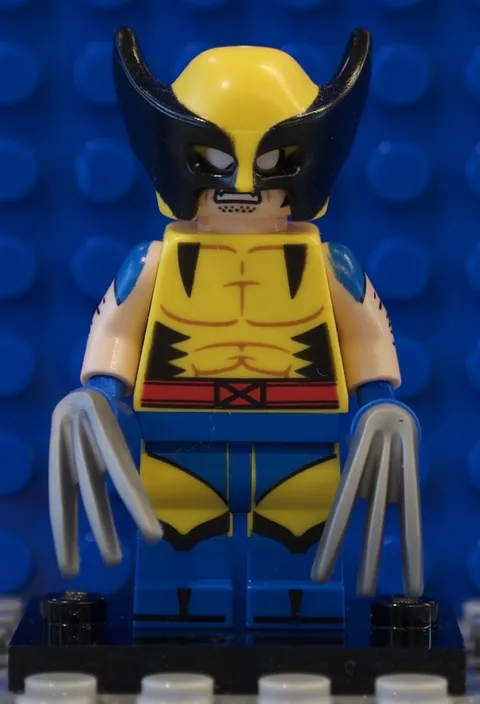 Lego Minifigure MARVEL Series 2 - WOLVERINE - *SEALED* **RETIRED**