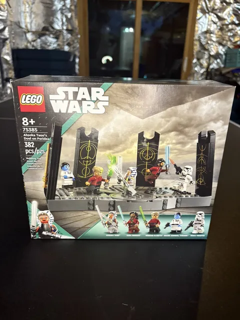 LEGO Star Wars: Ahsoka Tano's Duel on Peridea (75385)