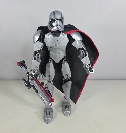 LEGO Star Wars Captain Phasma 75118 Retired 2016 Buildable Figure
