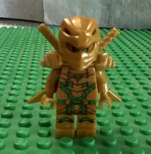 LEGO Ninjago Lloyd Golden Minifigure w/ Helmet, Back Armor Accessory & 2 Swords