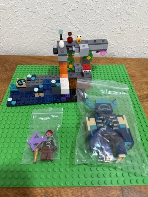 LEGO Minecraft: The Warden Encounter (21274) - Great Condition - Complete Set