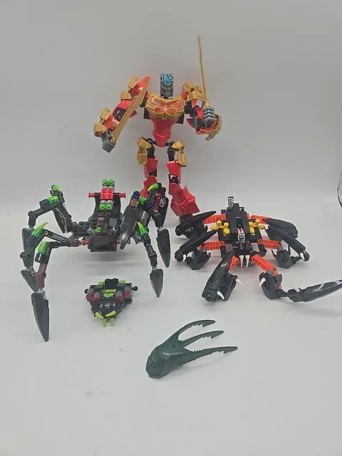 Lot of Lego Bionicle Lots 70790 70130 70787