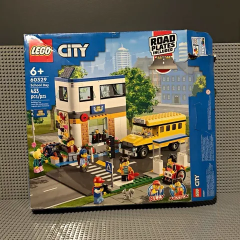 LEGO City School Day Set 60329 433pcs Ages 6+ Road Plates READ DESCRIPTION