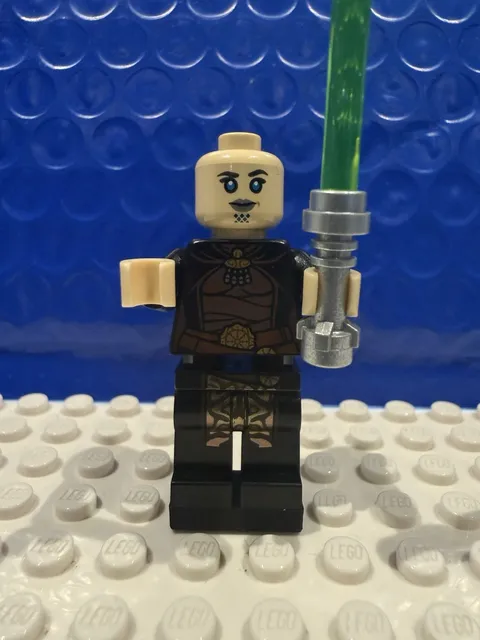 LEGO Star Wars Luminara Unduli Minifig NO HAT/CAPE -sw0745 (excellent condition)