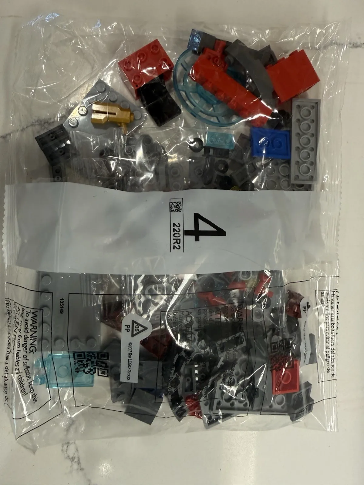LEGO Bag 4 220R2 New Sealed Replacement Part Bricks 2017 Ironman Minifig Inside