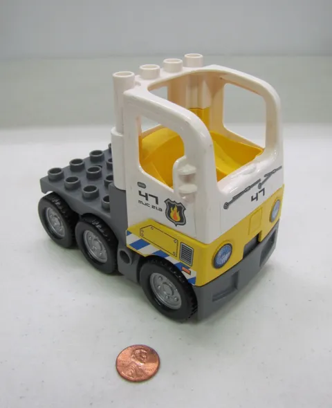 Vtg Lego Duplo #47 Truck Cab Fire Flat Bed Vehicle Base 4X8 With Hitch Semi