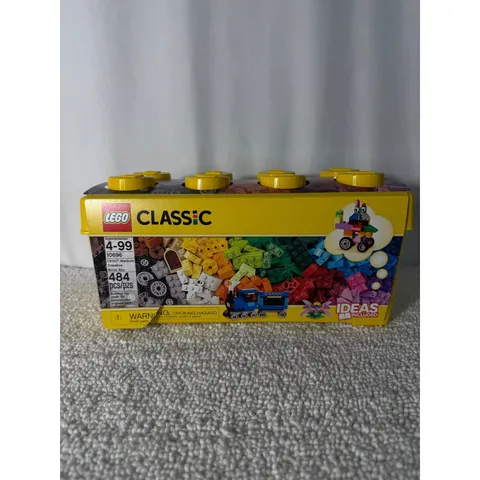 LEGO Classic Medium Creative Brick Box 10696 484 Pieces New in Package
