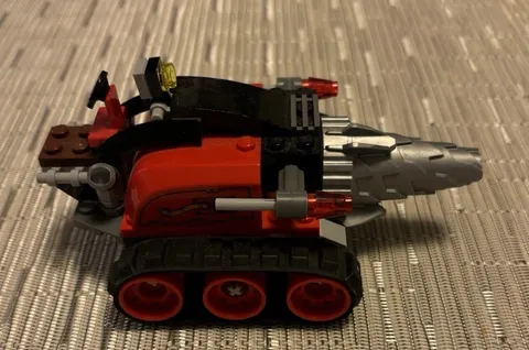 2012 Genuine LEGO DC Universe 6860~ Banes Mole Drill Machine Vehicle