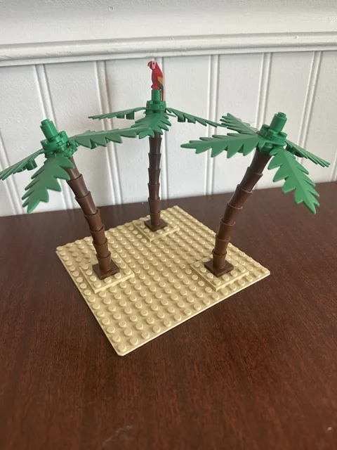 Vintage LEGO 1990s Palm Trees – Set of 3 With Baseplate And Parrot
