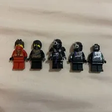 LEGO NINJAGO Minifigures (Techo Kai and Cole with Cryptor and Nindroids)