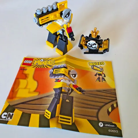 LEGO MIXELS: Wuzzo (41547) Series 6 Yellow with King Nixel and Manual (Not used)