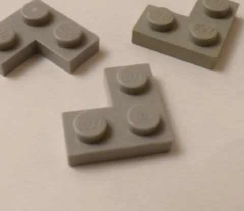 Lego x3 Light Bluish Gray 2x2 Corner Plates, 2420 (028-289)
