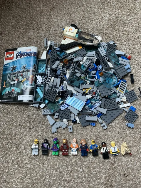 LEGO Minifigure Accessories and Parts Bulk Lot, Mixed Pieces