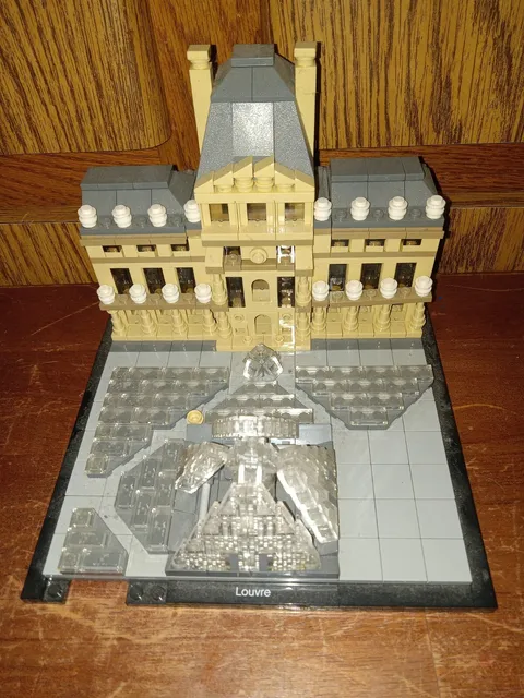 LEGO Architecture Model 21024 Louvre Paris France *INCOMPLETE 