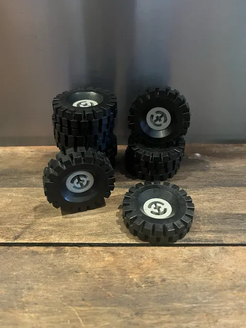 LEGO Set Of Ten Black Tire 17 x 43  4cm D with Old Gray Wheel #3482c03 Nice