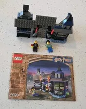 Harry Potter LEGO #4720 Knockturn Alley 99% Complete (Original Instructions)