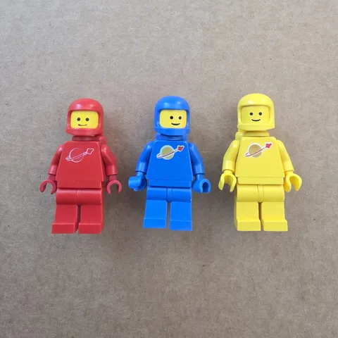 Vintage LEGO Minifigure Classic Space Spaceman Lot of 3 Red, Blue, & Yellow 