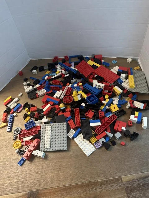 Bulk Lot Of 1 Lb 11 Oz Of Legos Pre-Owned
