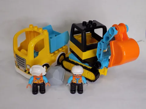 LEGO DUPLO TRUCK AND TRACKED EXCAVATOR 10931 w/ Construction Vehicles & Figures