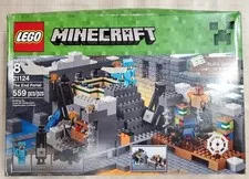 LEGO Minecraft The End Portal 21124 Bent Box Retired Set New Sealed